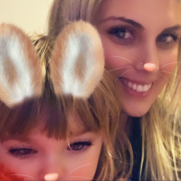 Meet your Posher, Karen - Picture 1 of 3